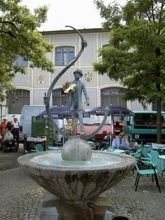 Karl-Valentin-Brunnen